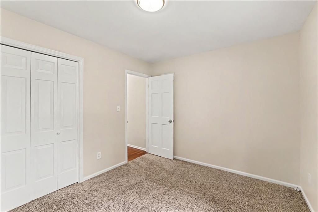 Photo 21 of 33 - 821 NE Cedar Street, Lee's Summit, MO 64086