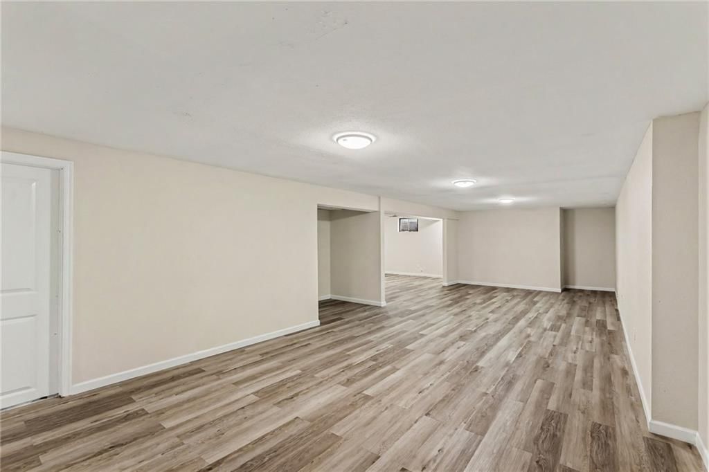 Photo 25 of 33 - 821 NE Cedar Street, Lee's Summit, MO 64086