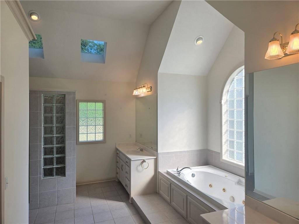 6095 Westwood Court — photo 8