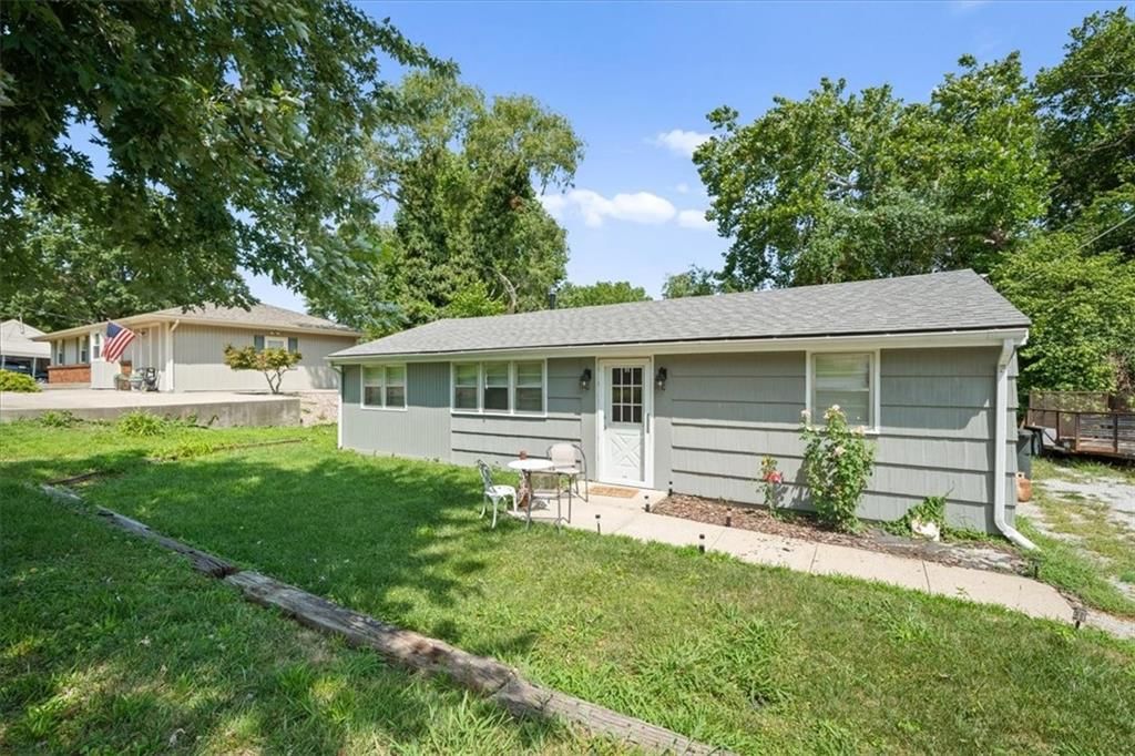6509 River Road, Pleasant Valley, MO: listing photo 2