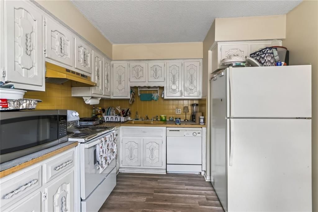 9408-9410 E 83rd Street — photo 9