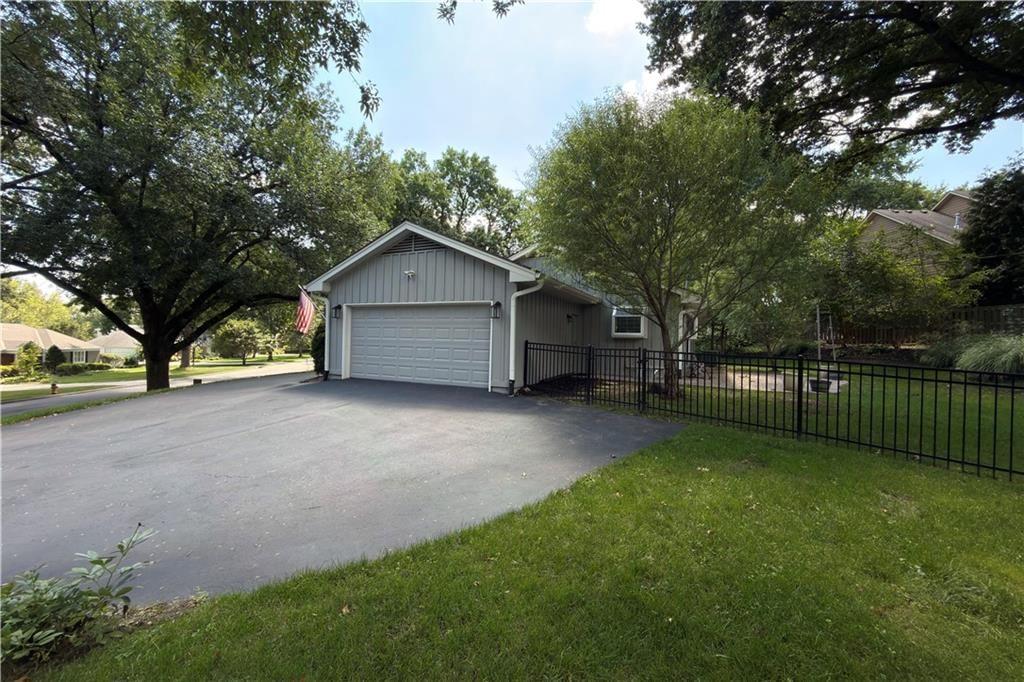 9704 Manor Road — photo 25
