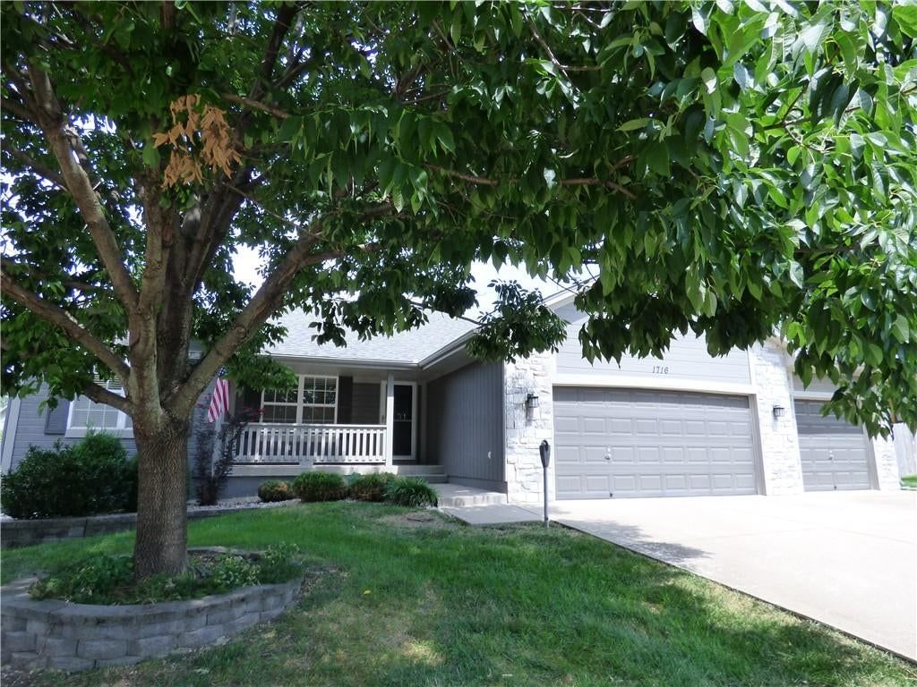 1716 Black Bear Court — photo 2