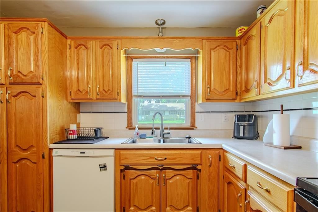 409 S High Street S — photo 8