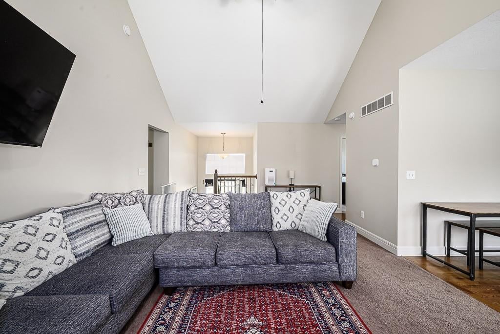 836 N Oak Terrace — photo 8