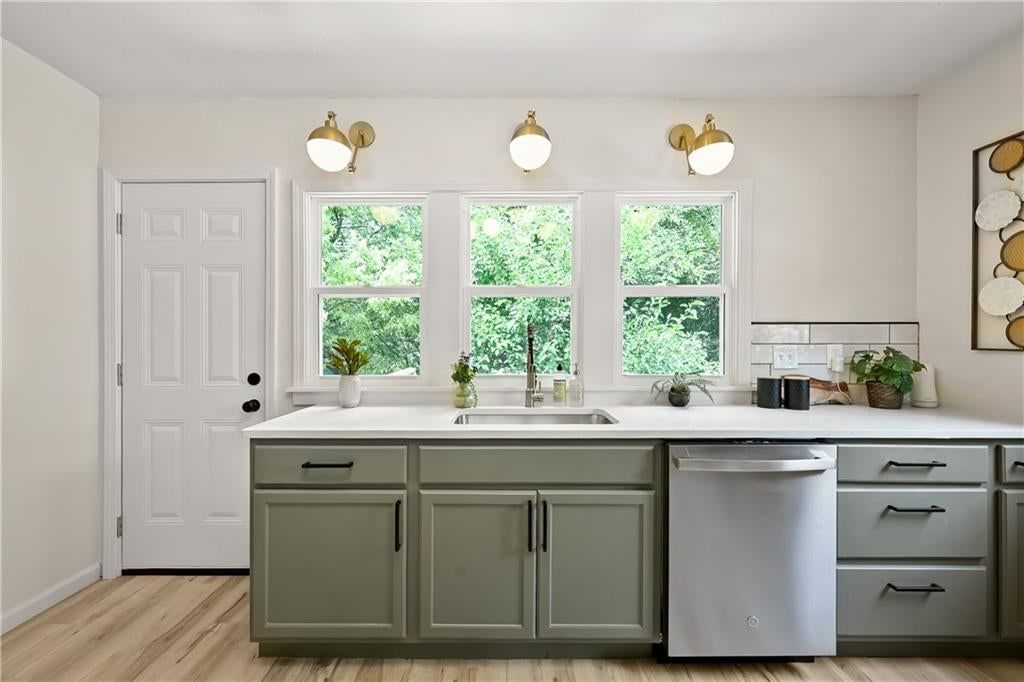 402 E Fair Street — photo 3