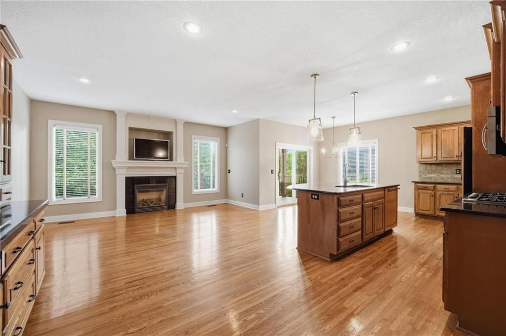 5819 N Liberty Avenue — photo 23