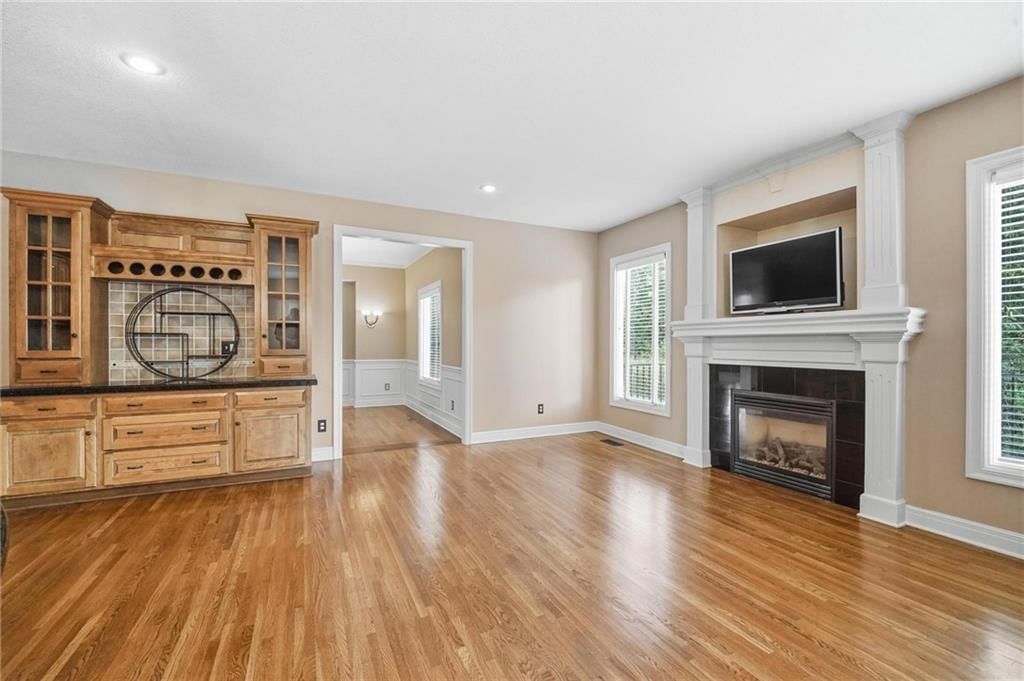 5819 N Liberty Avenue — photo 25