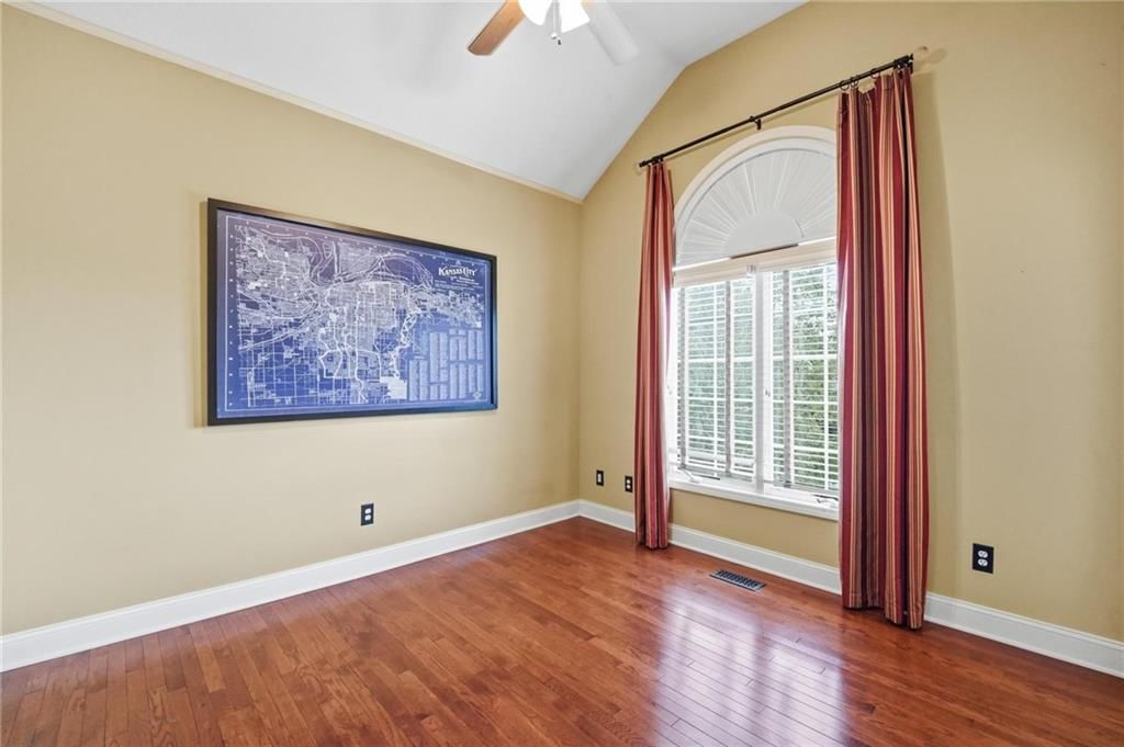 5819 N Liberty Avenue — photo 38