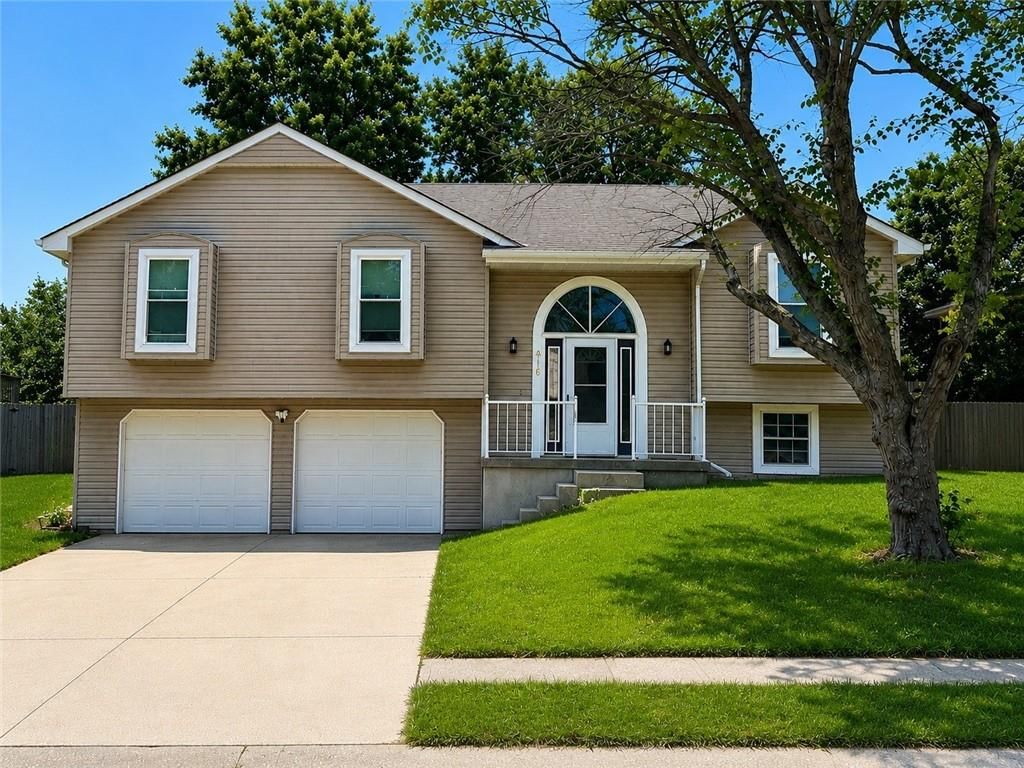416 NE Fox Trail Drive — photo 1
