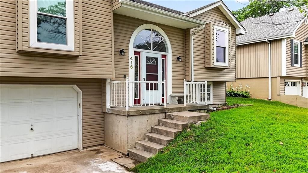 416 NE Fox Trail Drive — photo 9