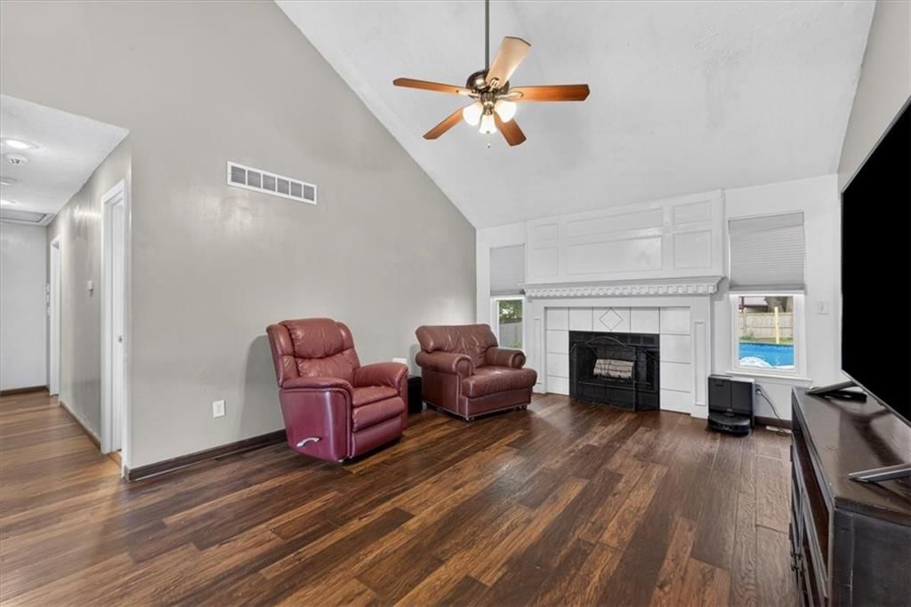 416 NE Fox Trail Drive — photo 25