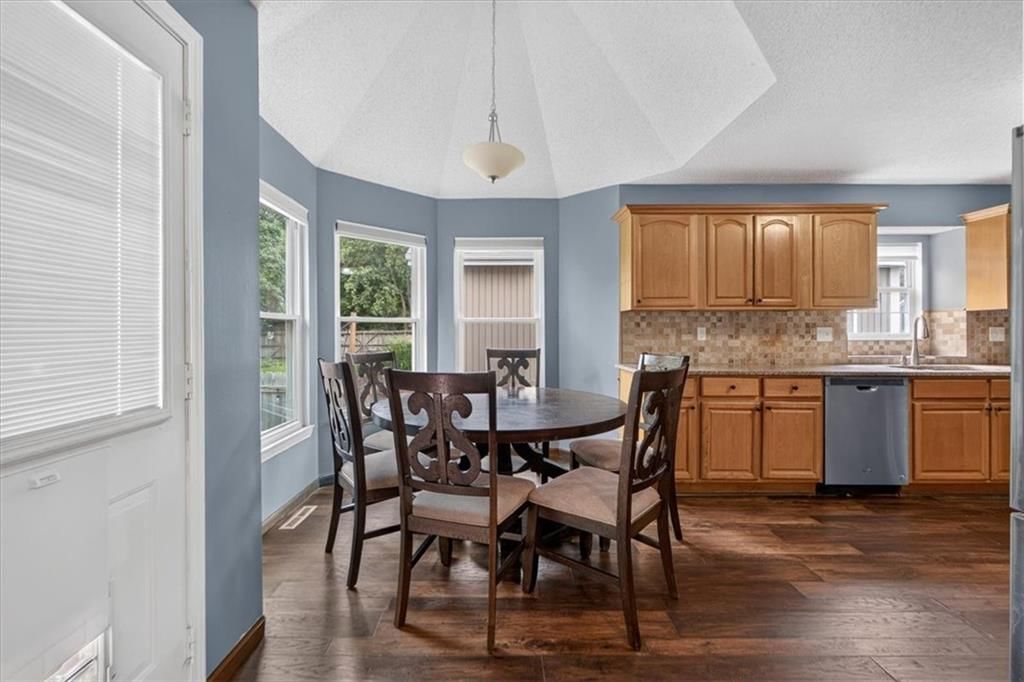 416 NE Fox Trail Drive — photo 29