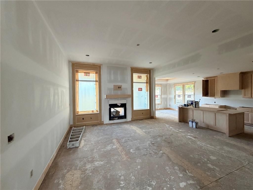 7235 Westgate Street, Shawnee, KS: listing photo 3