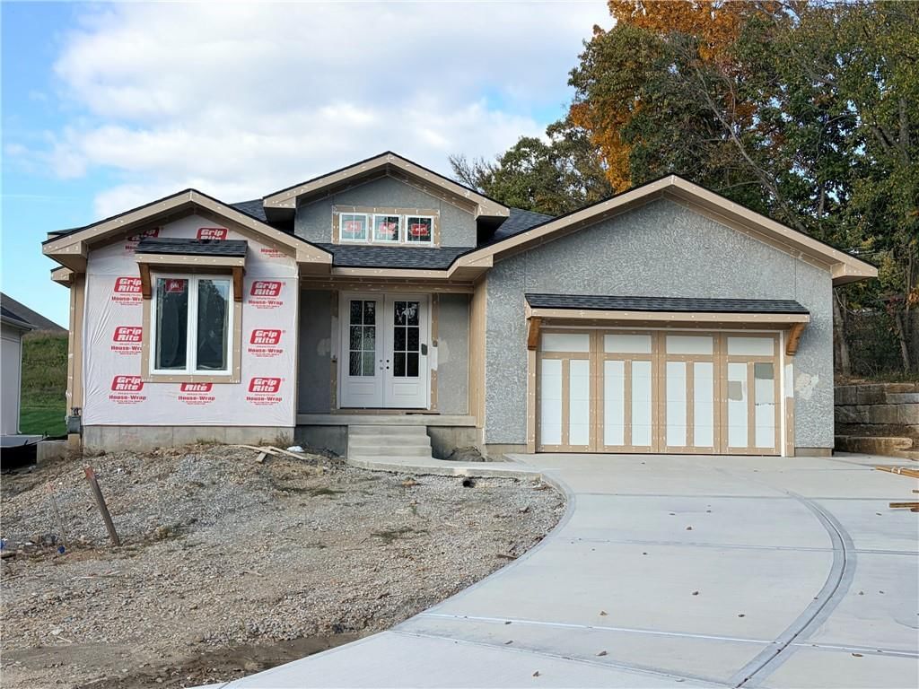 7235 Westgate Street, Shawnee, KS