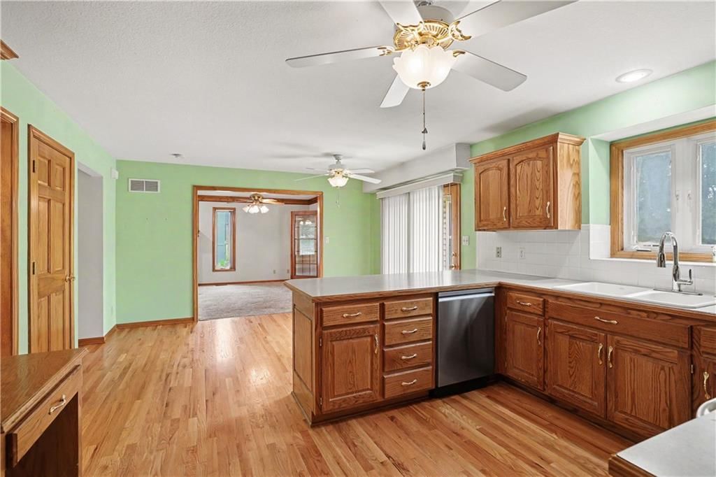 13835 Woodmont Avenue — photo 12