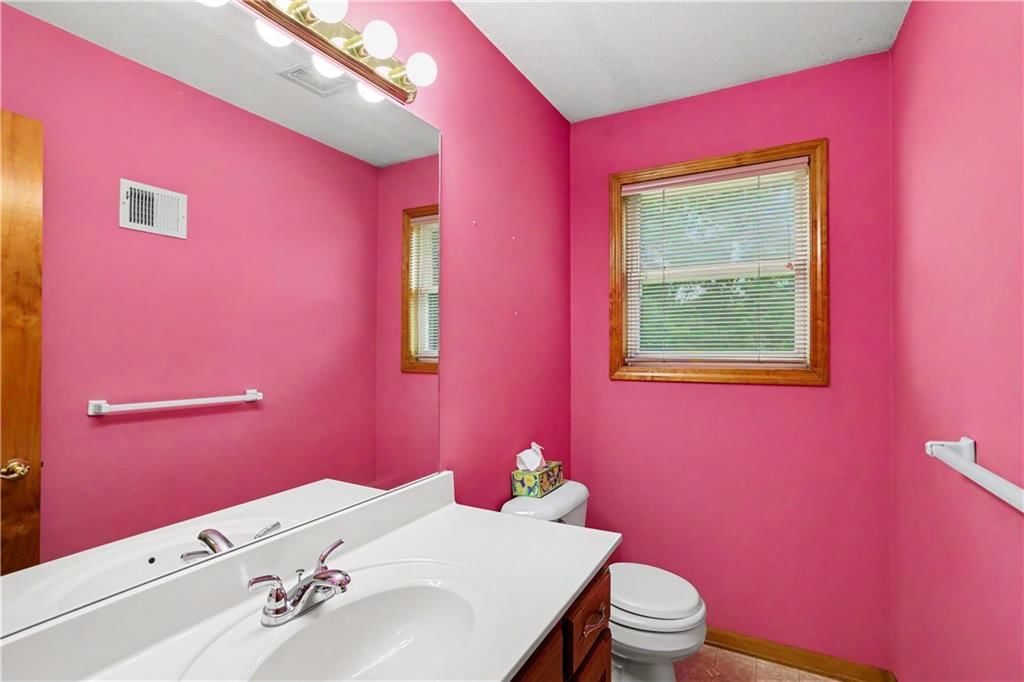 13835 Woodmont Avenue — photo 17