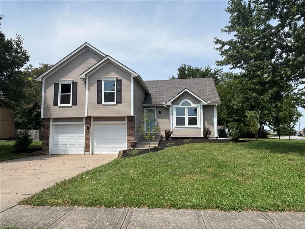 1702 Goose Creek Court — photo 1