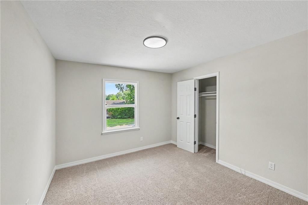 12516 Craig Avenue — photo 8