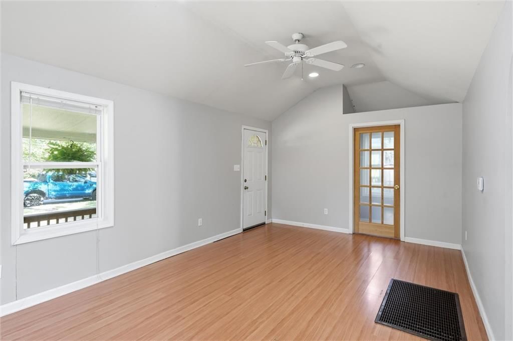 726 Alabama Street — photo 8