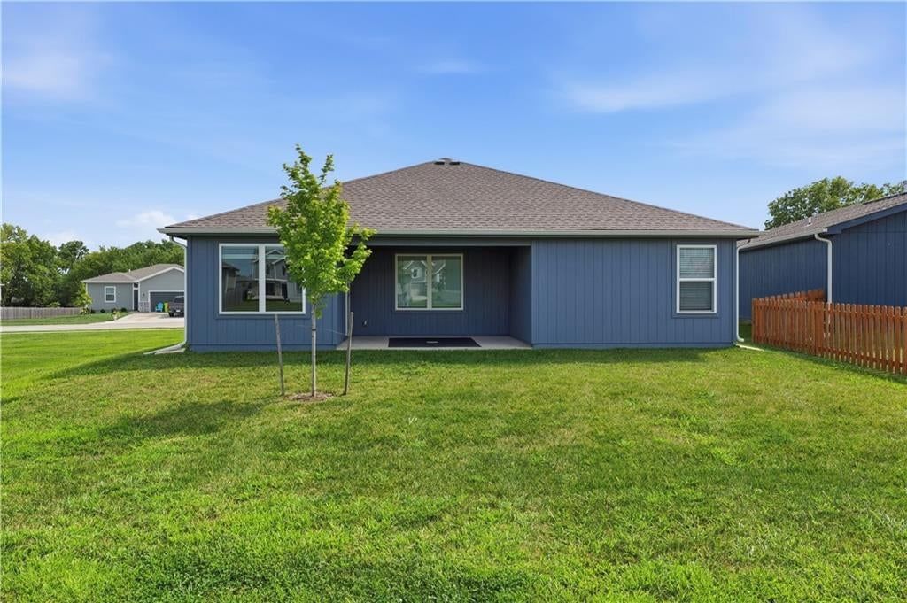 Photo 4 of 26 - 1708 Maci Street, Belton, MO 64012