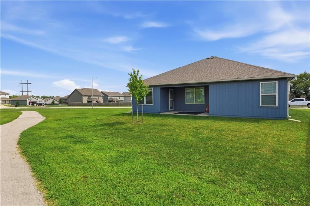Photo 5 of 26 - 1708 Maci Street, Belton, MO 64012