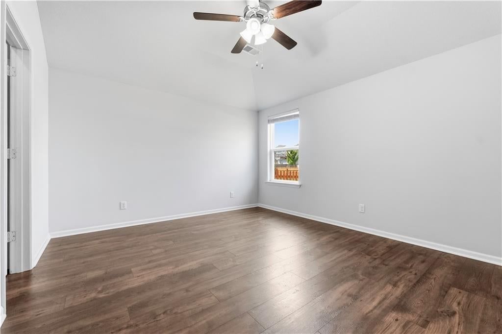 Photo 9 of 26 - 1708 Maci Street, Belton, MO 64012
