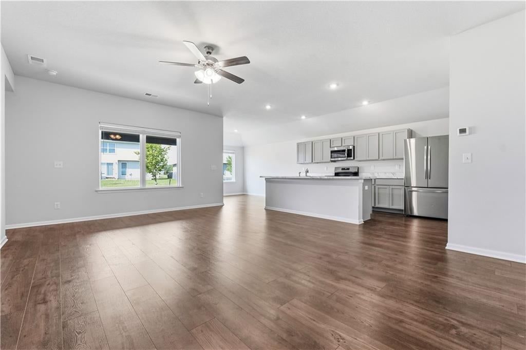 Photo 15 of 26 - 1708 Maci Street, Belton, MO 64012