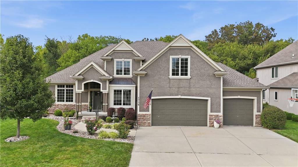 1716 SW Kendall Drive — photo 1