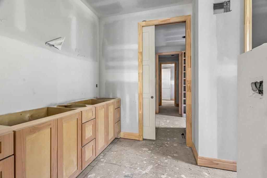 2615 W 47th Terrace — photo 24