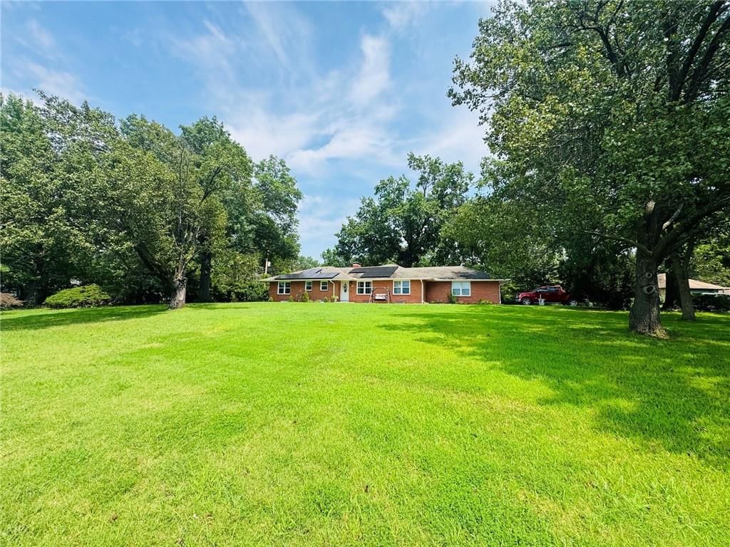 10921 Blue River Road — photo 1