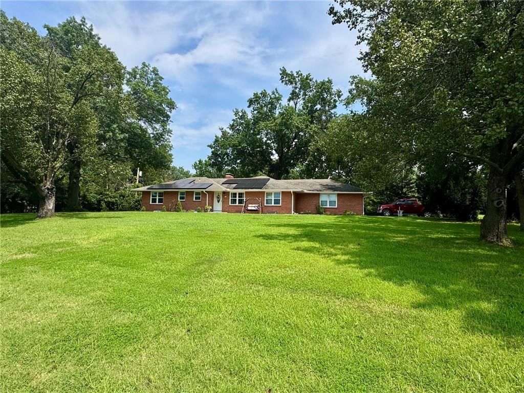 10921 Blue River Road — photo 2