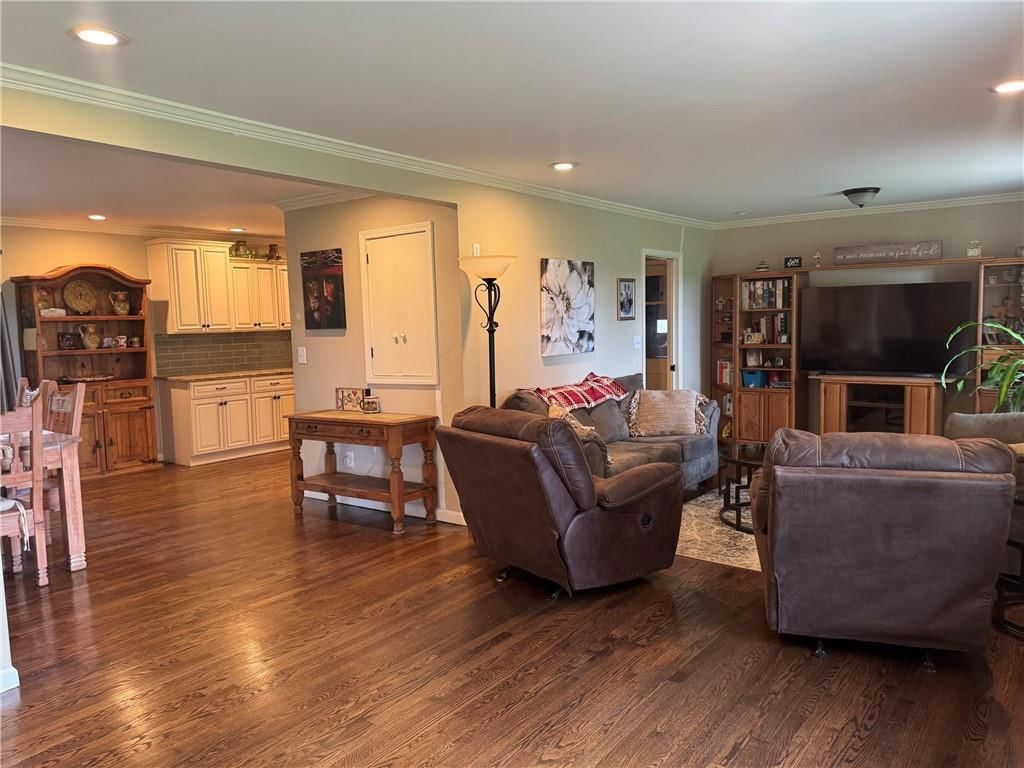 10921 Blue River Road — photo 3