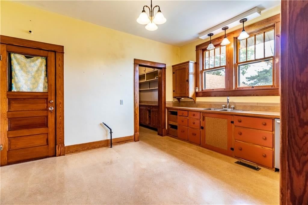 213 Broad Street — photo 17