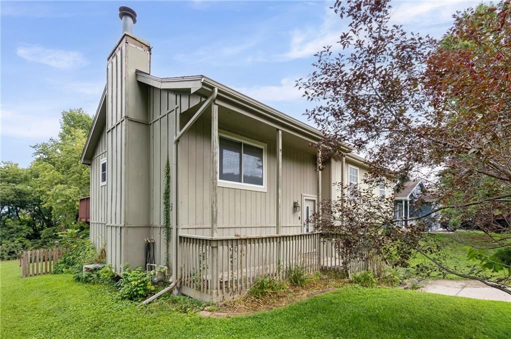1832 Gates Drive — photo 2