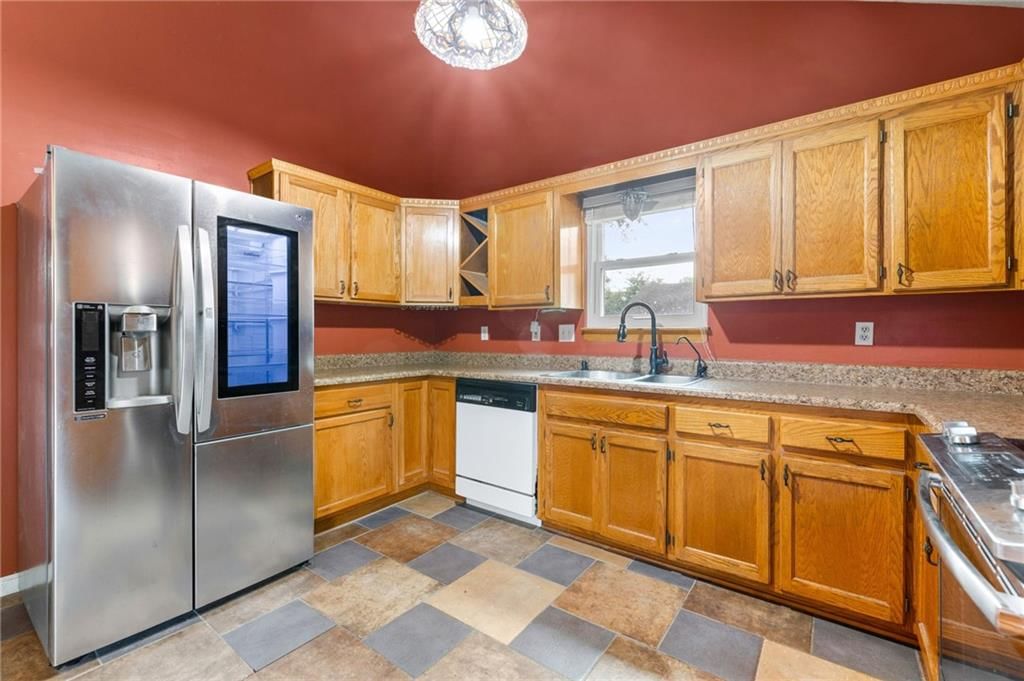 1832 Gates Drive — photo 6