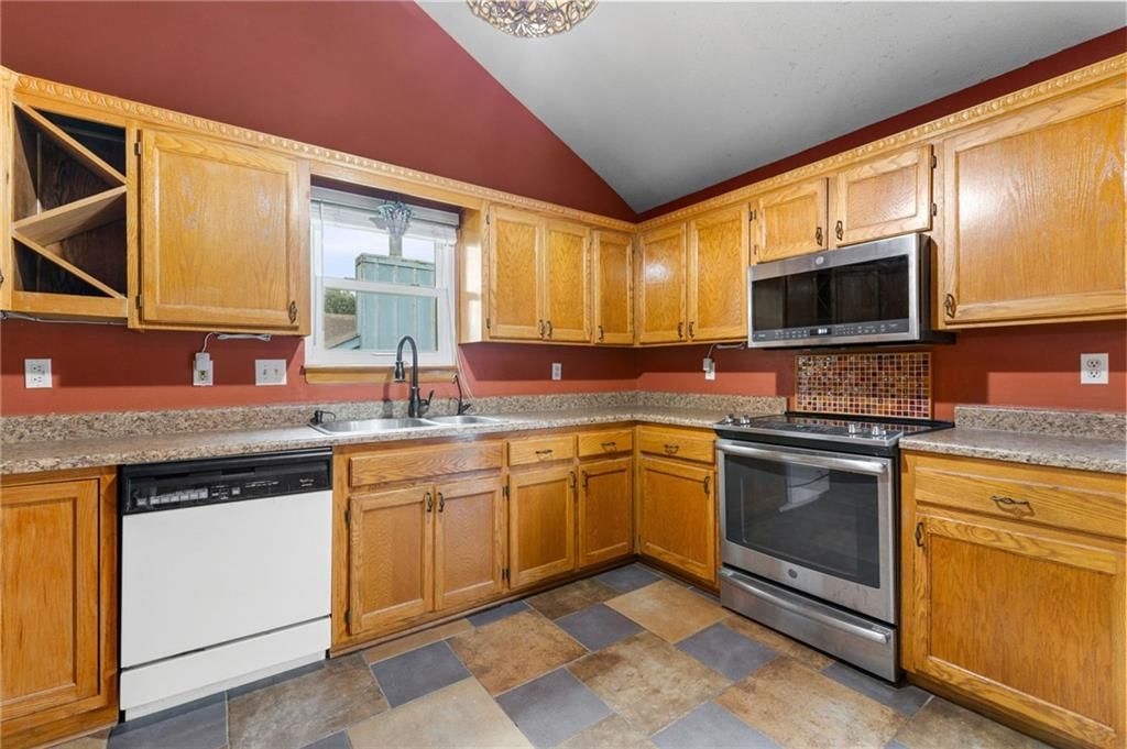 1832 Gates Drive — photo 7