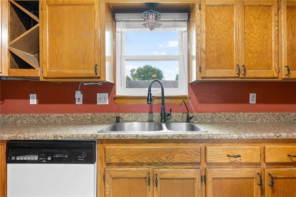 1832 Gates Drive — photo 9
