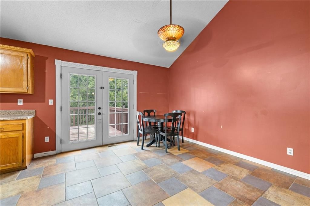 1832 Gates Drive — photo 10