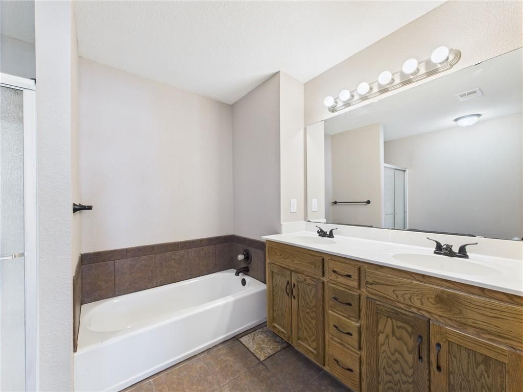 9337 N Main Street — photo 15