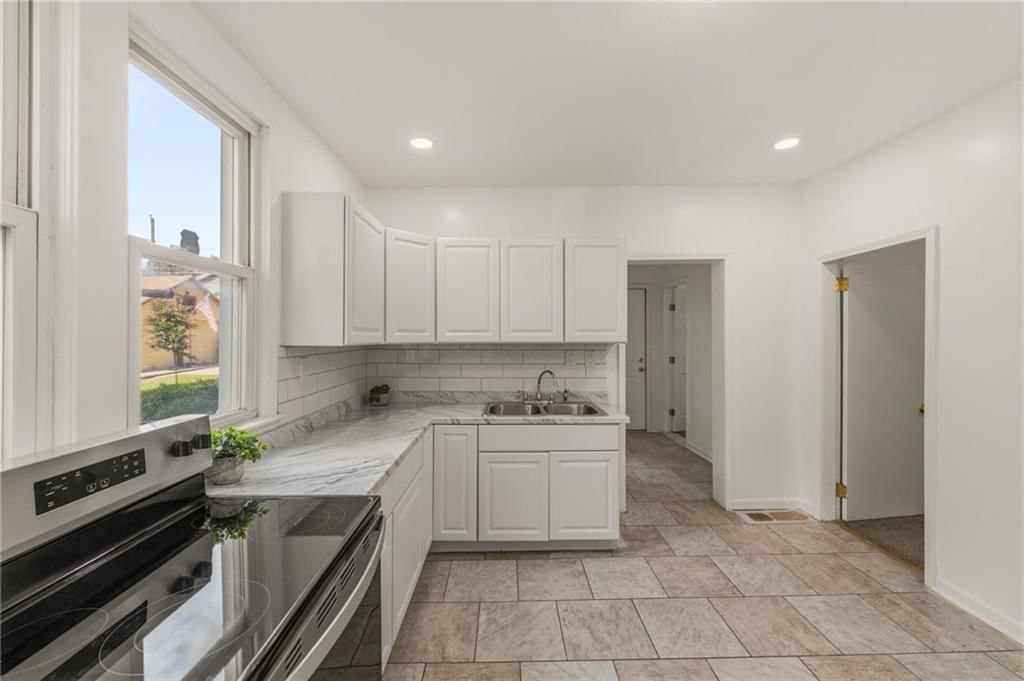 6010 Kenwood Avenue — photo 6