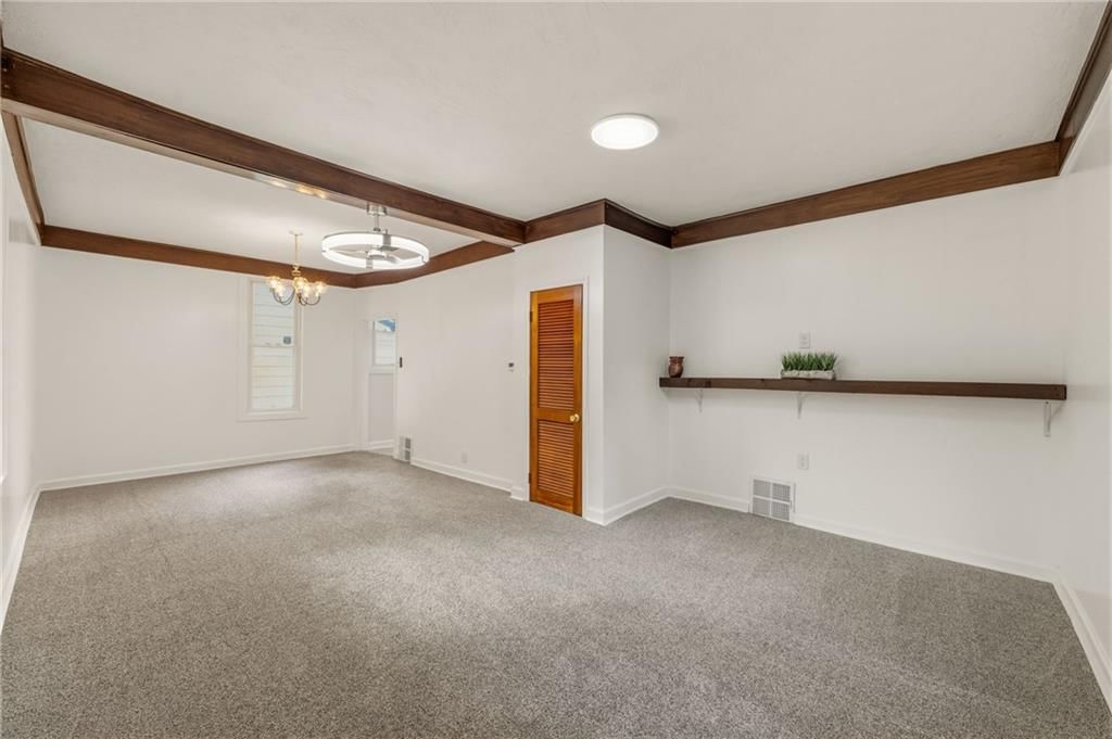 6010 Kenwood Avenue — photo 8