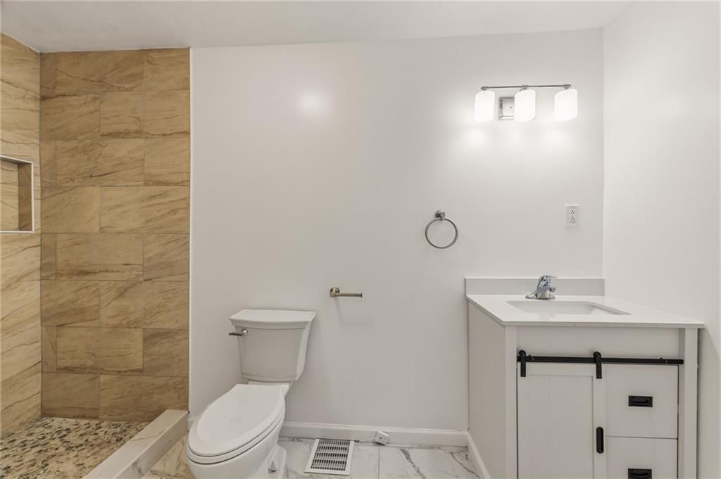 6010 Kenwood Avenue — photo 15