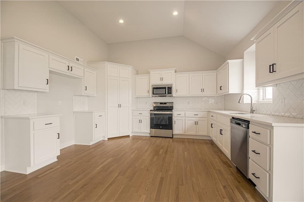 1038 Fir Lane — photo 11