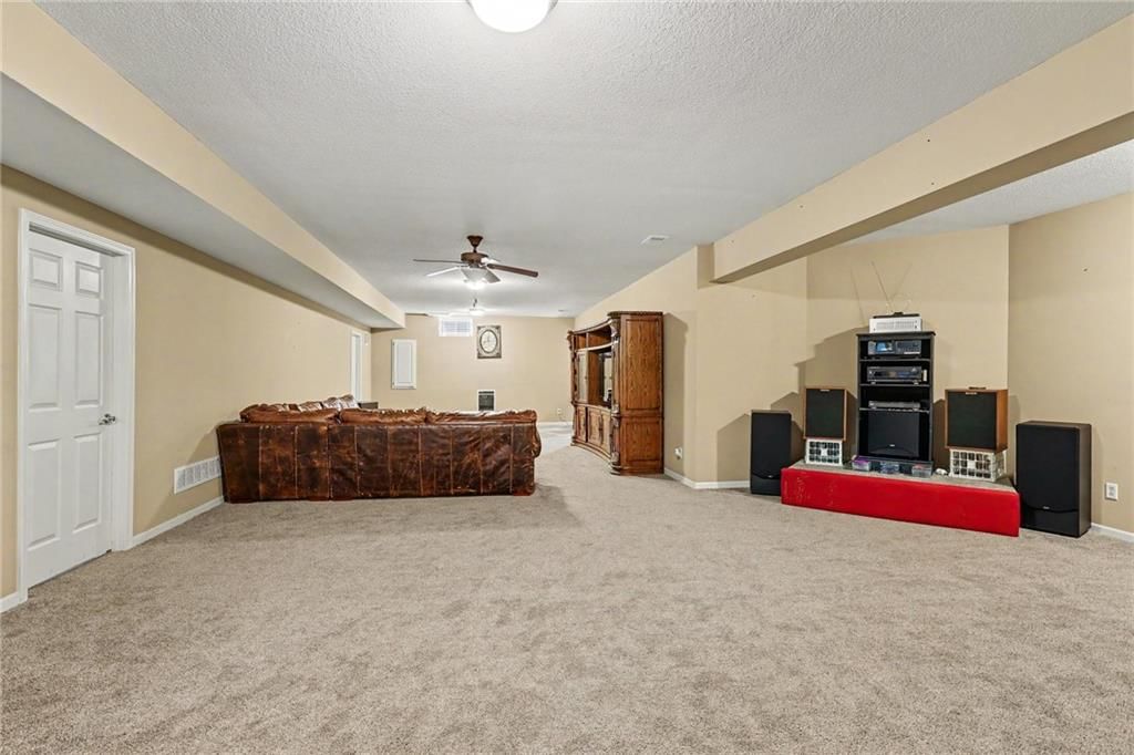 10900 Delavan Court — photo 35