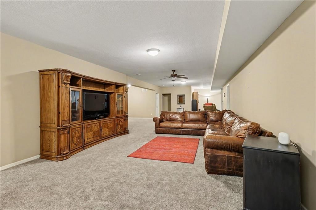 10900 Delavan Court — photo 38