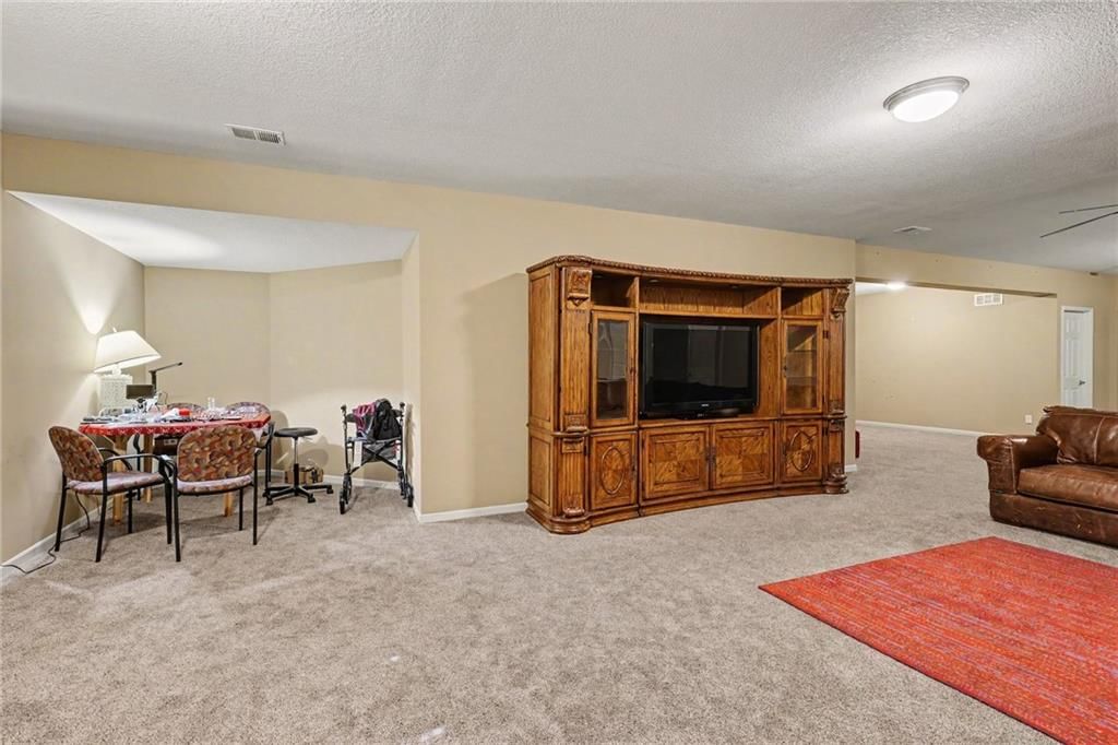 10900 Delavan Court — photo 41