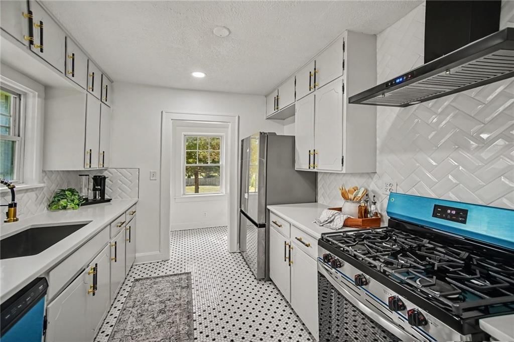 5000 Blue Ridge Boulevard — photo 14