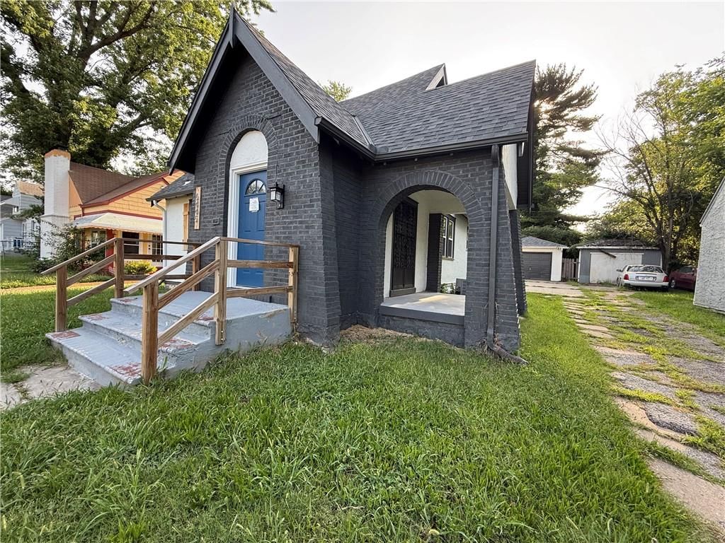 6445 S Benton Avenue — photo 2