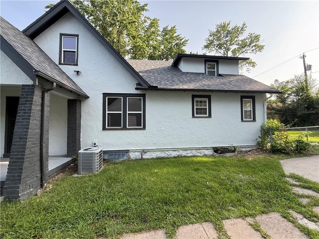 6445 S Benton Avenue — photo 3